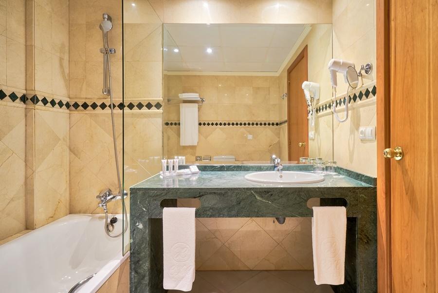Exe Ciudad De Cordoba Hotell Exteriör bild