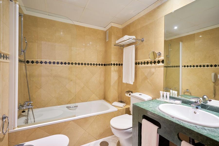 Exe Ciudad De Cordoba Hotell Exteriör bild