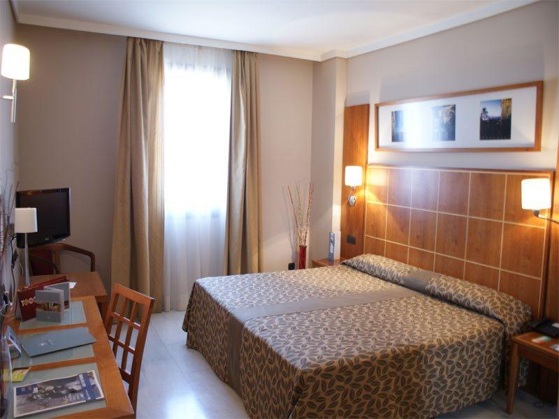 Exe Ciudad De Cordoba Hotell Exteriör bild
