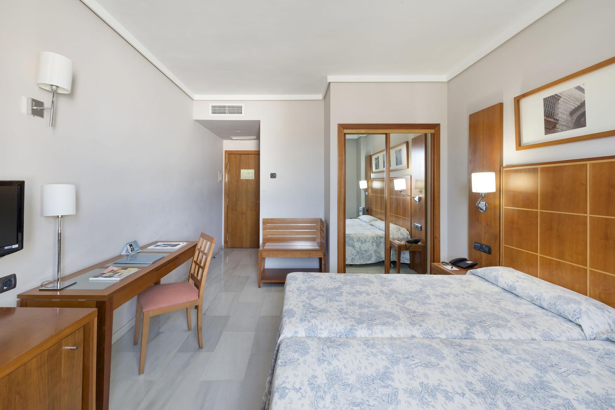 Exe Ciudad De Cordoba Hotell Exteriör bild