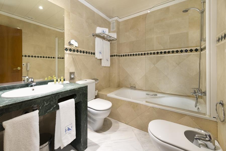 Exe Ciudad De Cordoba Hotell Exteriör bild