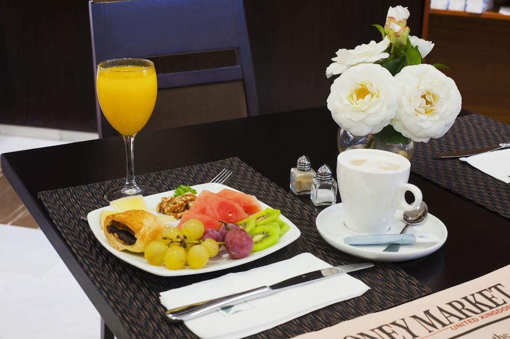Exe Ciudad De Cordoba Hotell Exteriör bild
