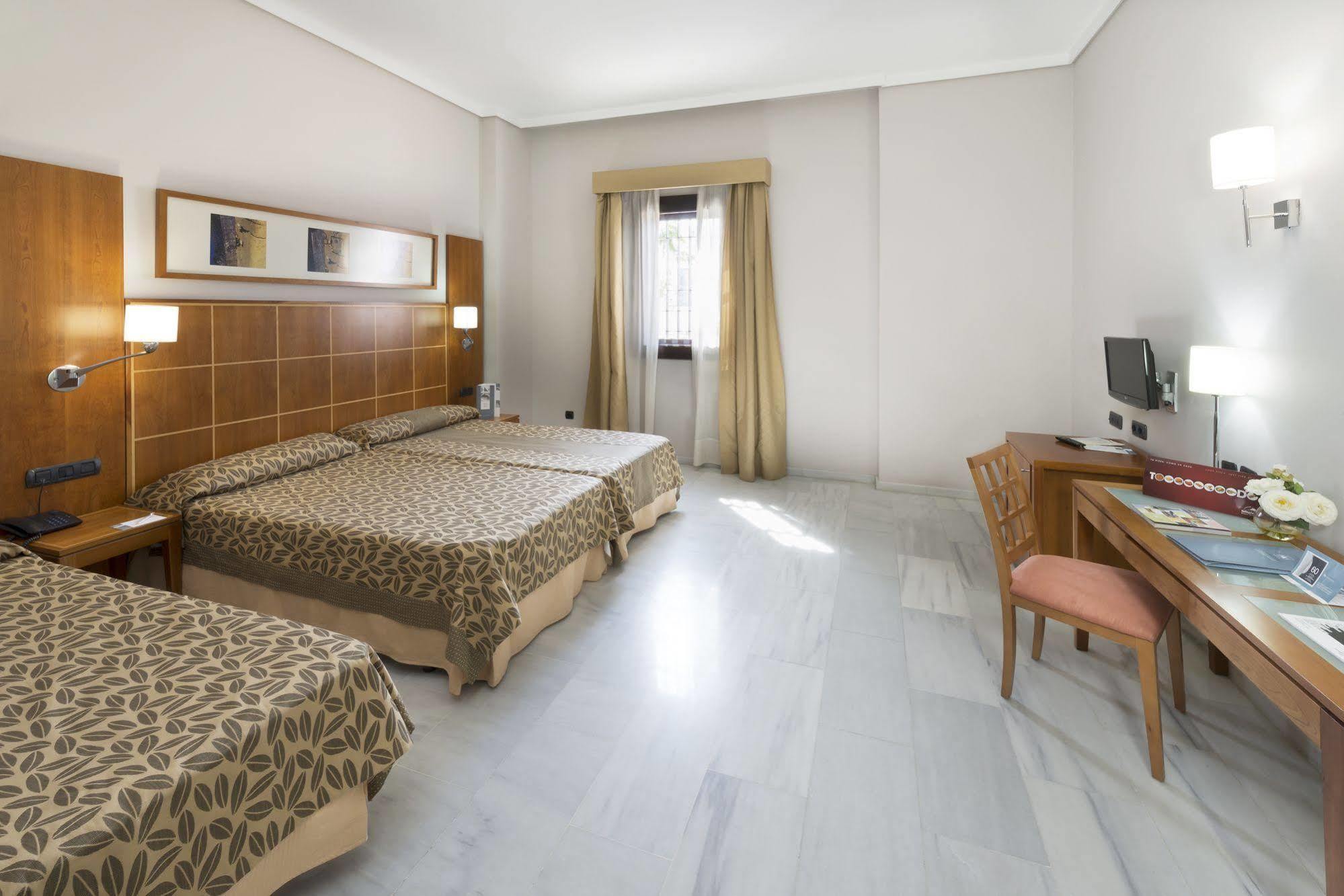 Exe Ciudad De Cordoba Hotell Exteriör bild